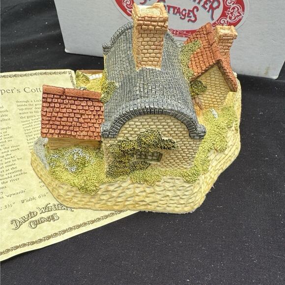 Vtg 1987 David Winter Lock Keepers Cottage The Midlands Collection MIB W/ COA - Picture 5 of 11